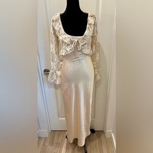 NWT Thirty Thirty Elegant Cream satin slip dress & ruffled Lace shrug- M